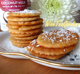 COCONUT MILK MINI BLINIS
