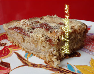 ORGANIC PEAR PIE WITH GROUND HAZELNUTS