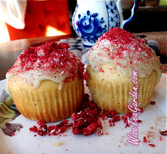 ORGANIC LEMON-RASPBERRY CUPCAKES